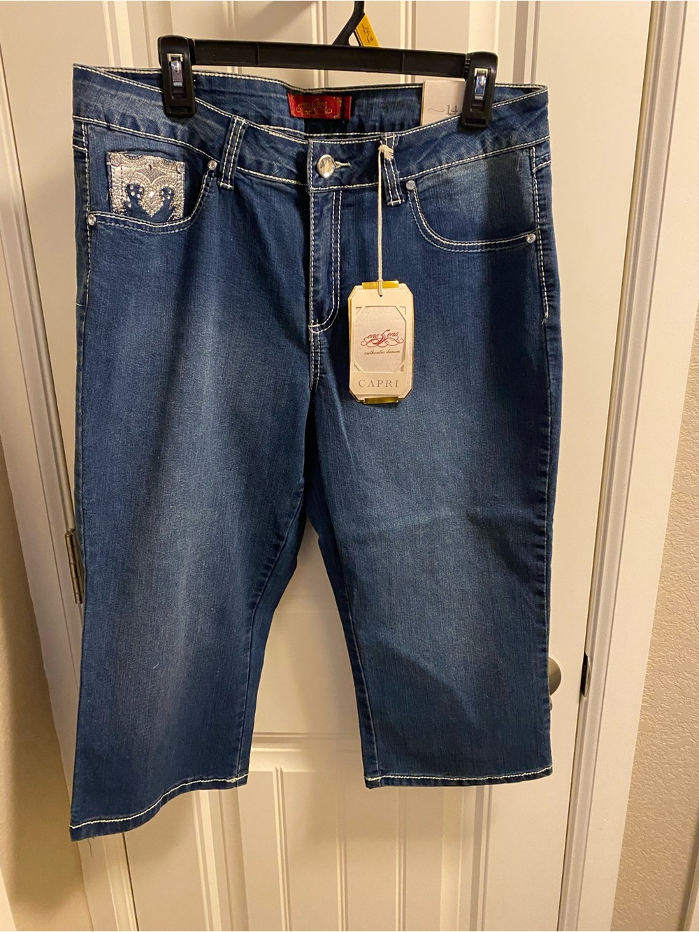 NWT One Zone 14 Capri Jeans Stretch Bling Pockets Blue Denim Capris